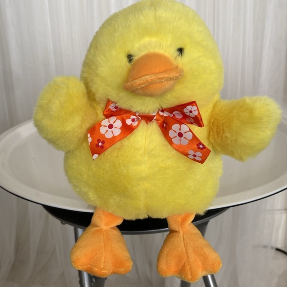 Easter 🐣 decorations 1 wreath, 1 yellow chick 🐥 - Picture 3 of 12